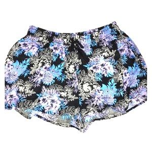 Loose Hawaiian print shorts